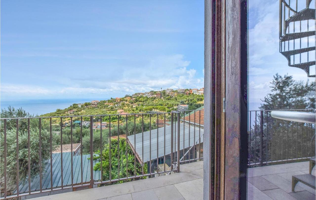 Cozy Apartment In Massa Lubrense Exterior foto
